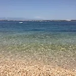 姿伦齐公寓 *